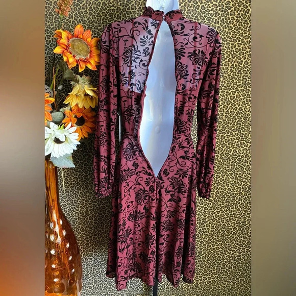 🦋B2G1🦋UNIQUE VINTAGE Burgundy Mesh and Black Floral Velvet Swing Dress | XS | - Picture 10 of 12
